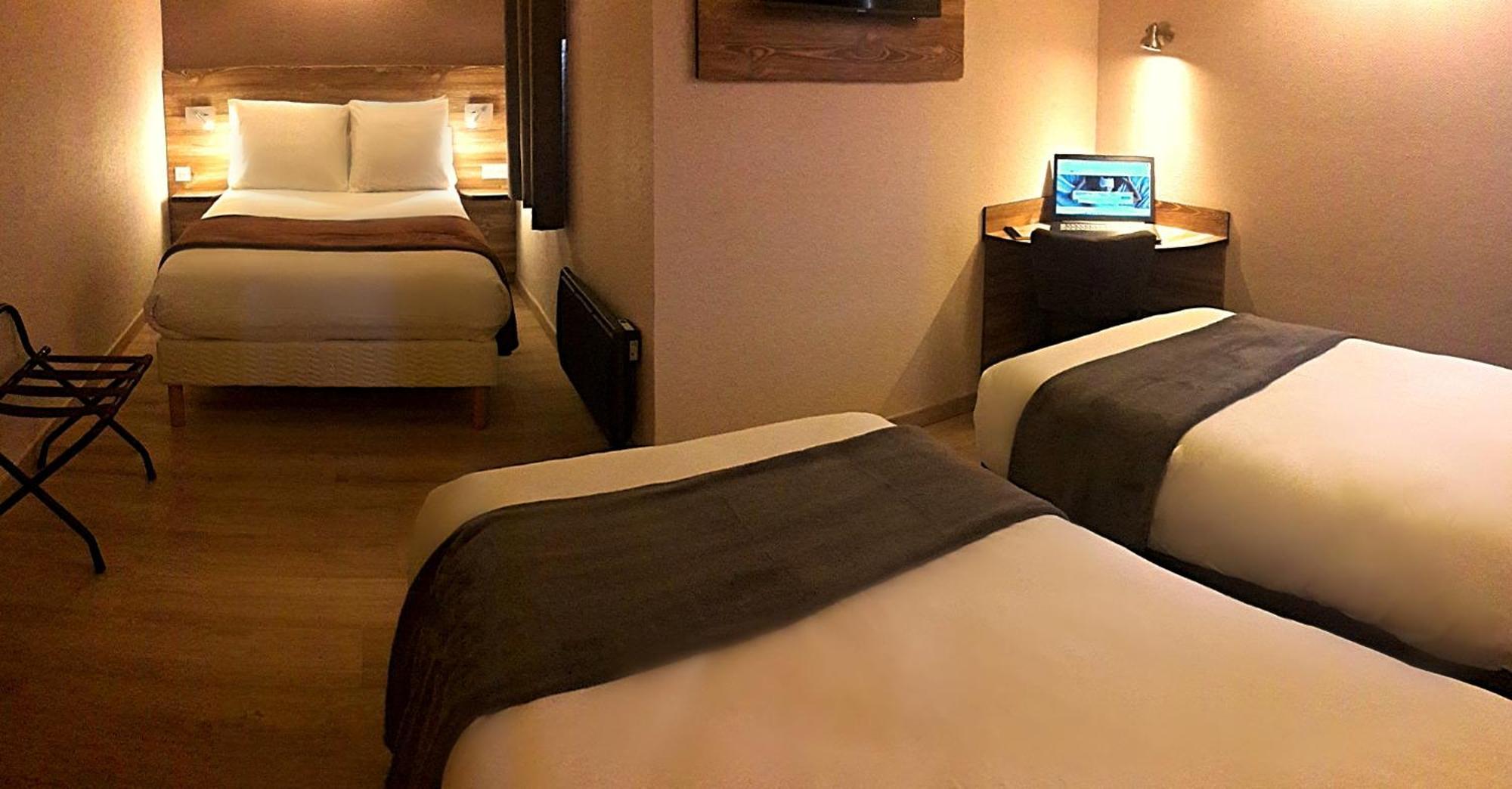 Brit Hotel Confort Pau Lons Екстериор снимка