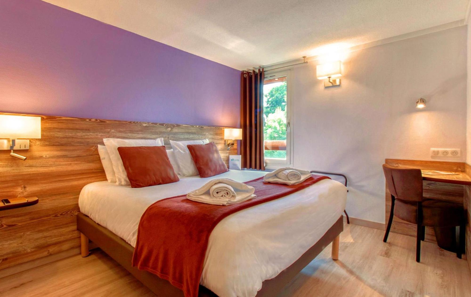 Brit Hotel Confort Pau Lons Екстериор снимка