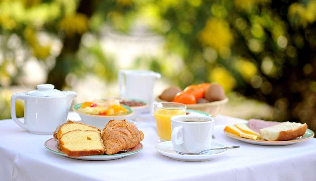 Brit Hotel Confort Pau Lons Стая снимка