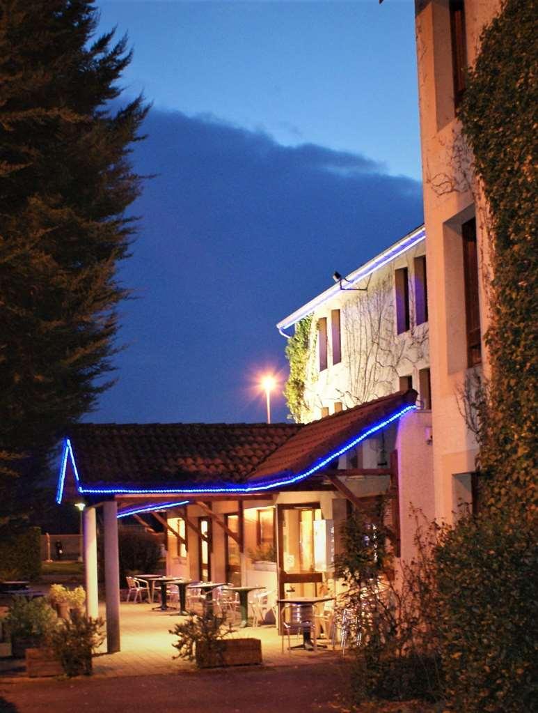 Brit Hotel Confort Pau Lons Екстериор снимка