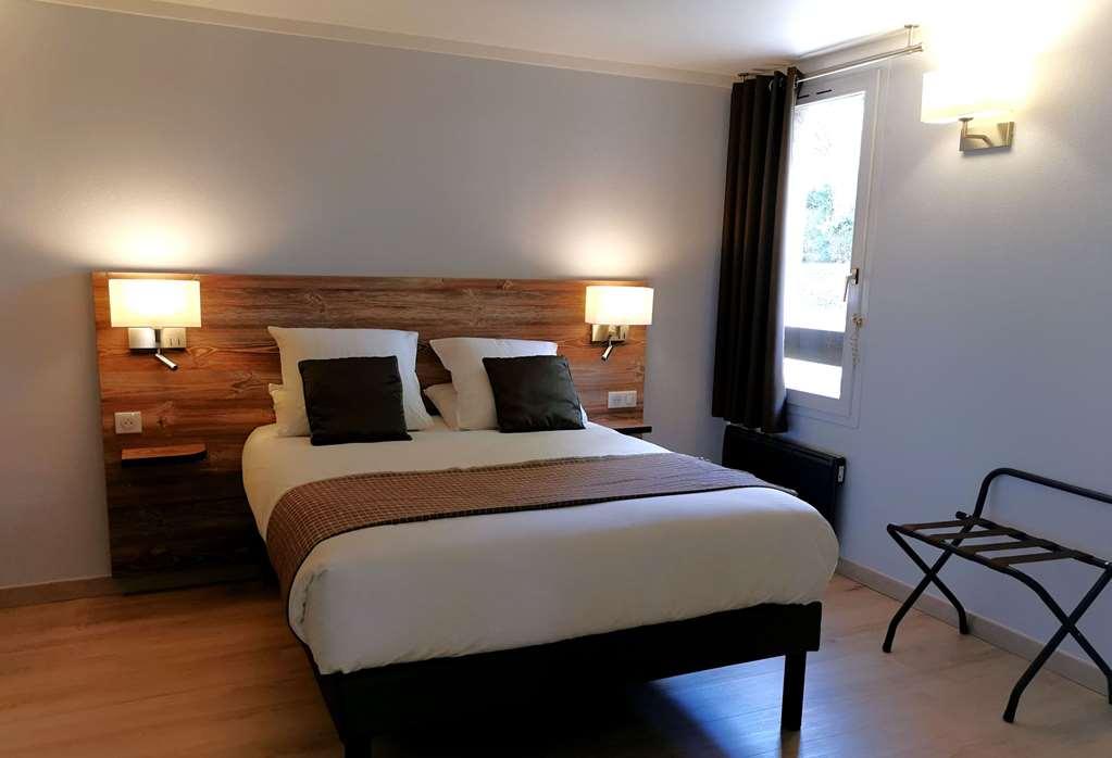 Brit Hotel Confort Pau Lons Стая снимка