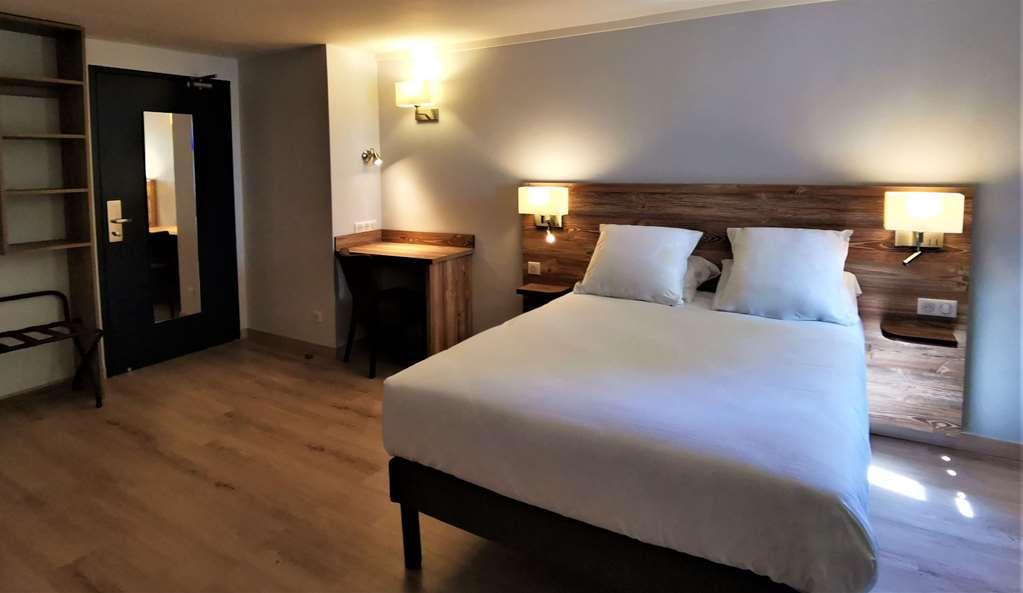 Brit Hotel Confort Pau Lons Стая снимка