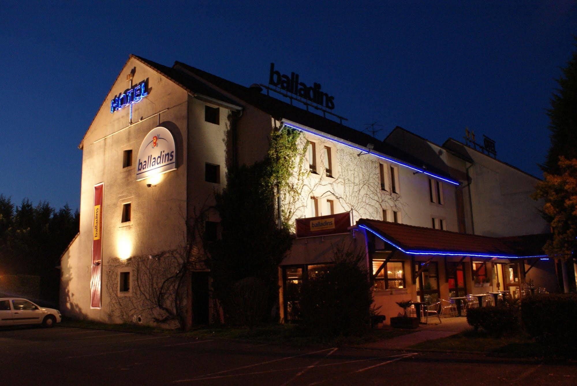 Brit Hotel Confort Pau Lons Екстериор снимка